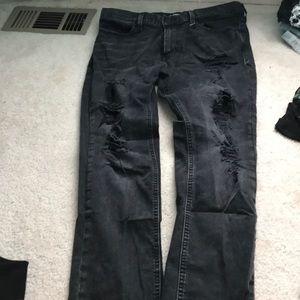 Black ripped men’s jeans